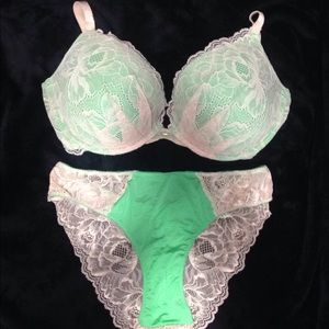 VIctoria's Secret Plunge 36DD w/ matching panty